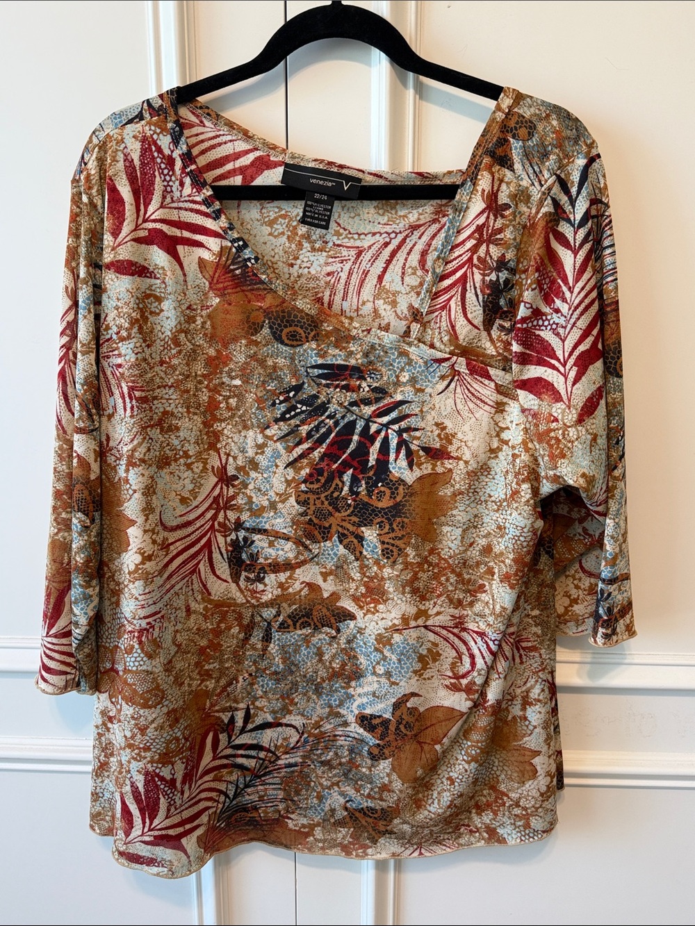Venezia V-Neck Long Sleeve Top in Brown, Red and Blue Botanical Print